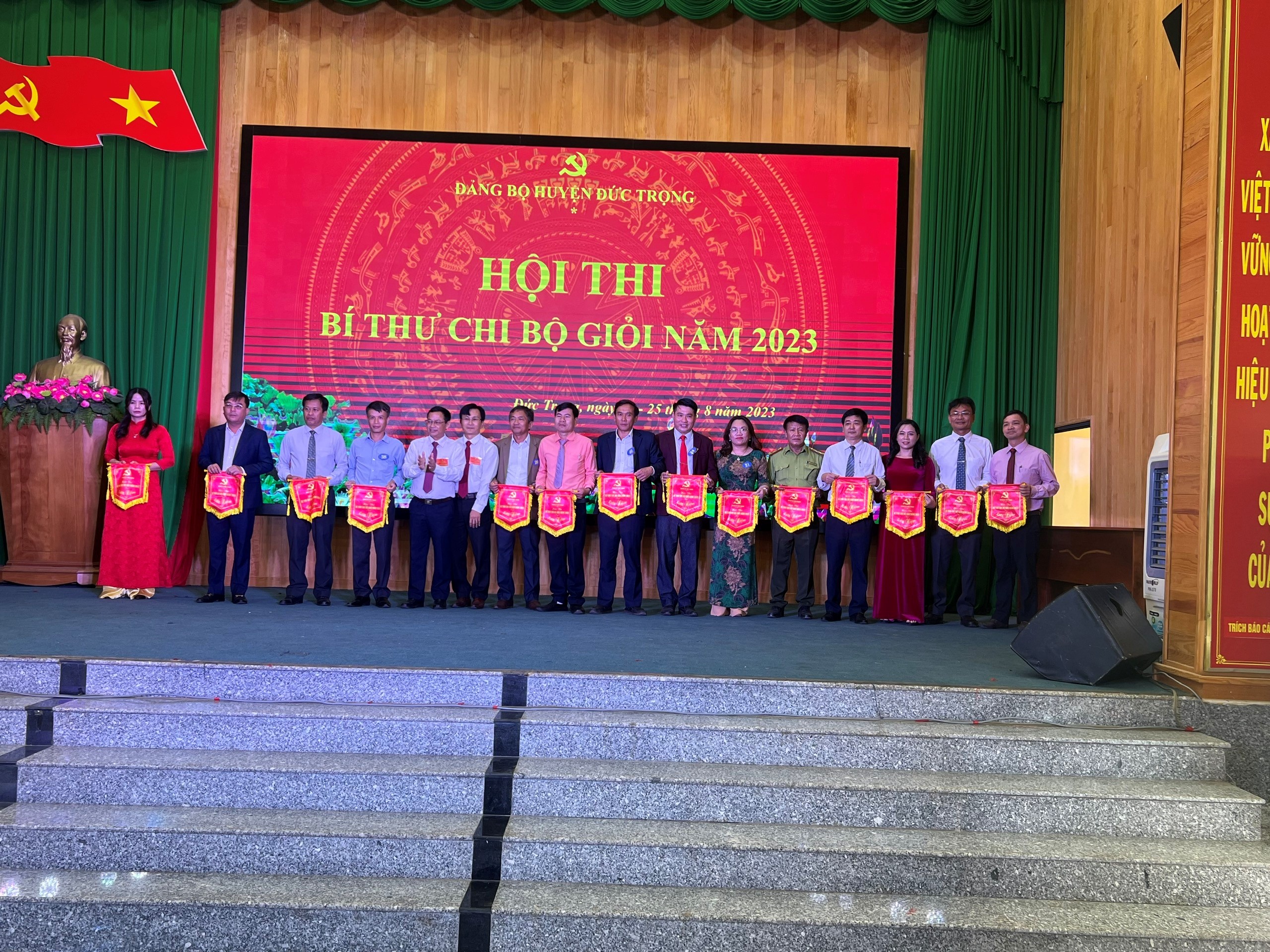 Tăng cường củng cố, xây dựng  tổ chức Đảng và nâng cao chất lượng đội ngũ đảng viên tại Chi bộ Công ty Thủy điện Đại Ninh 