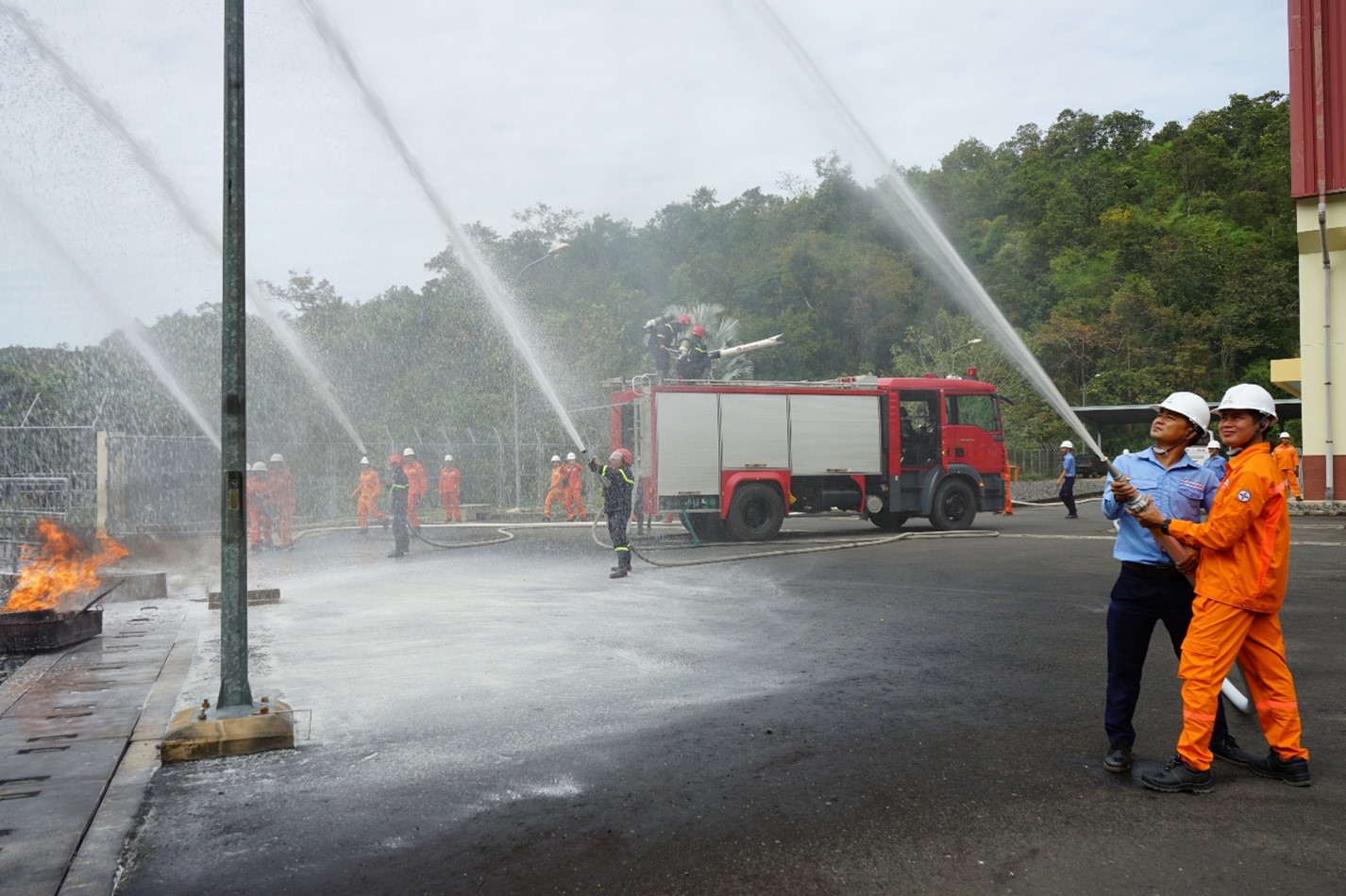 CÔNG TY THỦY ĐIỆN ĐẠI NINH CHỦ ĐỘNG PHÁT QUANG CHỐNG CHÁY KHI BƯỚC VÀO MÙA KHÔ