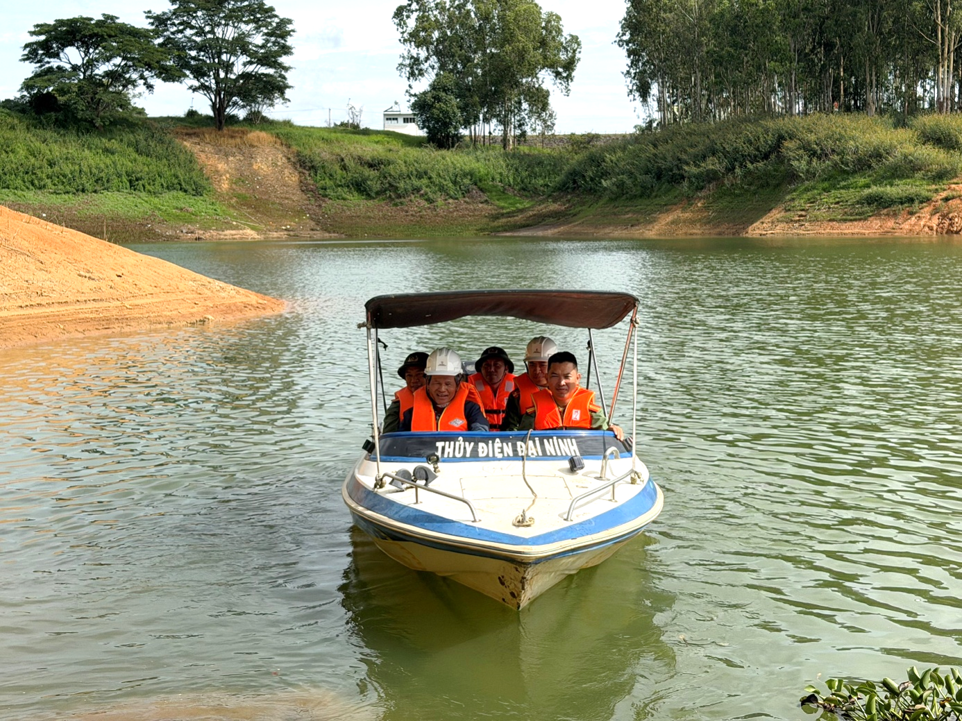 Công ty Thủy điện Đại Ninh phối hợp lực lượng Công an kiểm tra công tác bảo đảm an ninh, an toàn hồ chứa